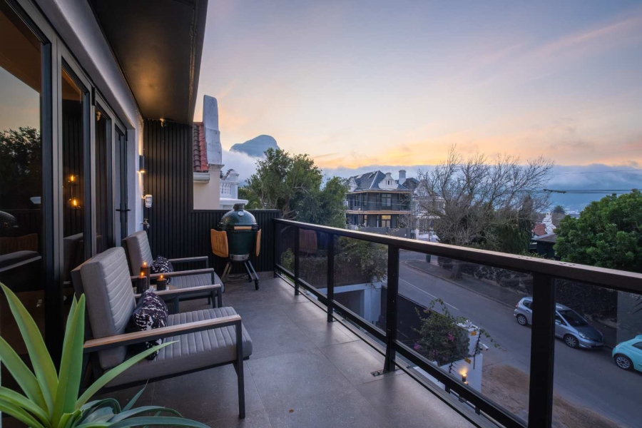 7 Bedroom Property for Sale in Oranjezicht Western Cape